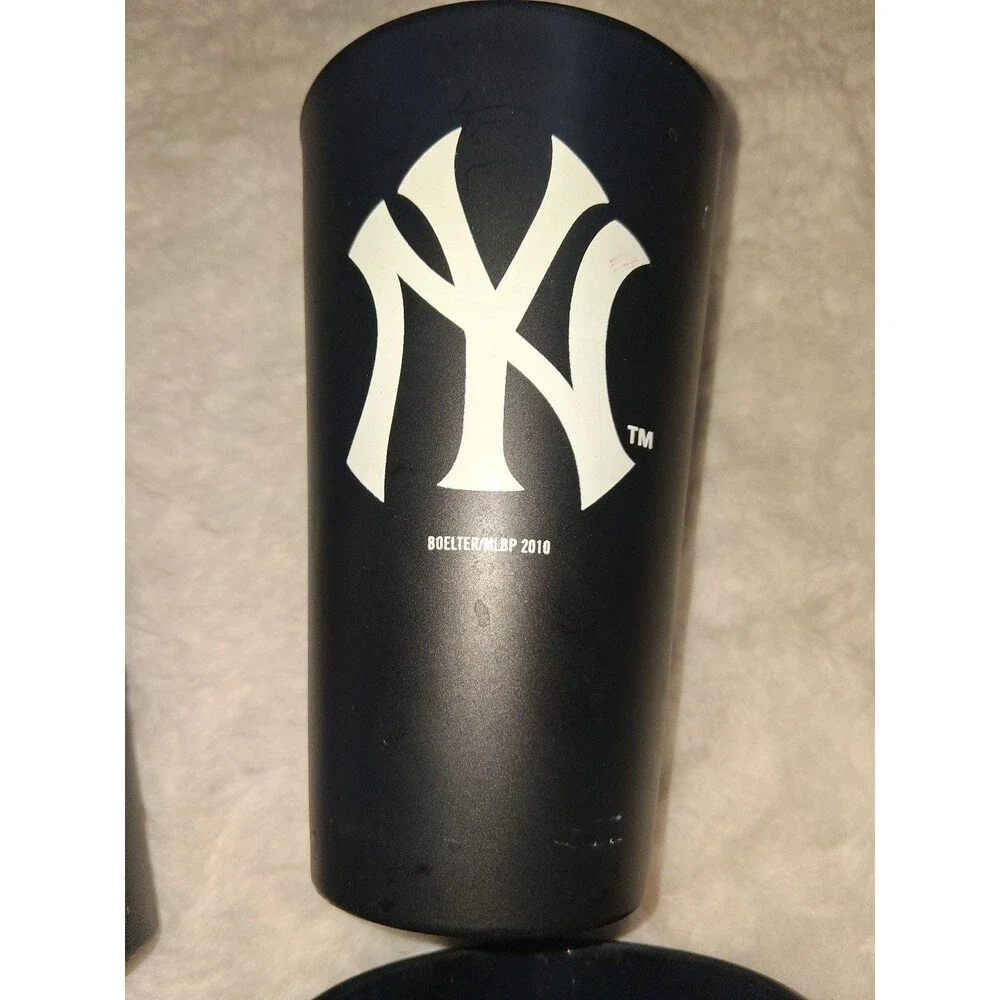 Set of 4 New York Yankess Tall Glasses